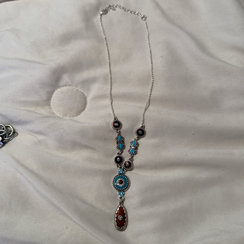 Elegant Silver and Turquoise Necklace